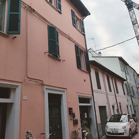 Ferienwohnung Il Nido Di Silvia A Due Passi Dal Teatro Rossini Pesaro Exterior foto