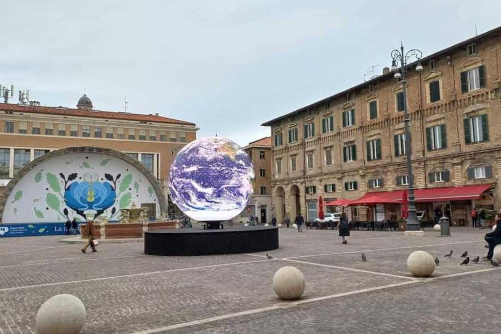 Ferienwohnung Il Nido Di Silvia A Due Passi Dal Teatro Rossini Pesaro Exterior foto